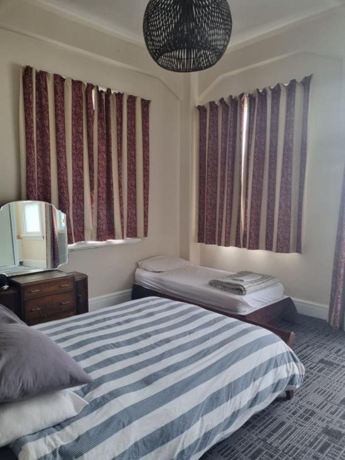 Crashpalace Backpackers Napier Eksteriør billede