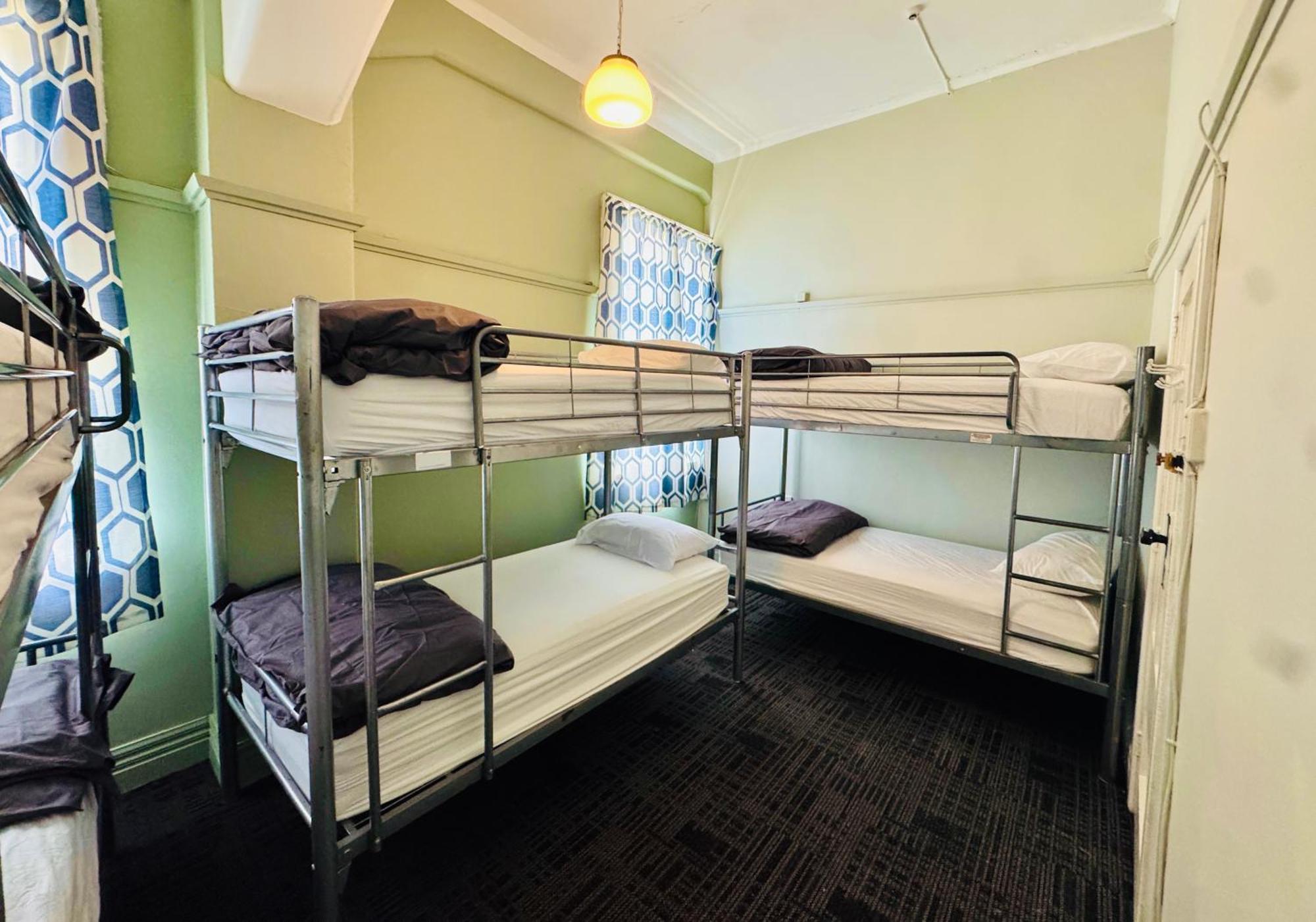 Crashpalace Backpackers Napier Eksteriør billede