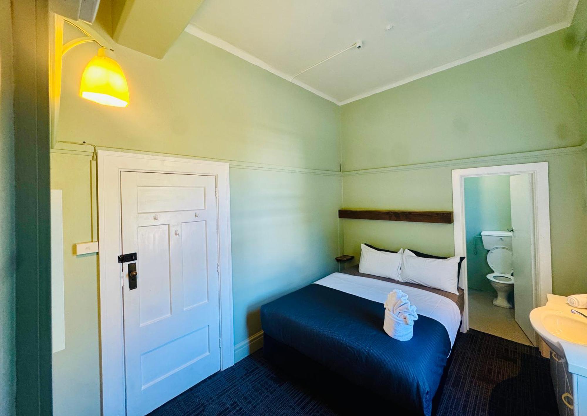 Crashpalace Backpackers Napier Eksteriør billede